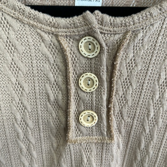Stylish Beige Sweater - Picture 7 of 8